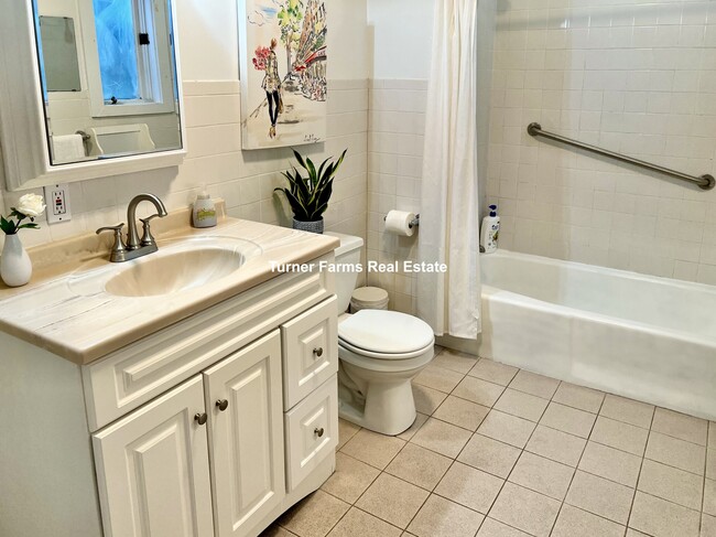 Building Photo - 1 Torpie St