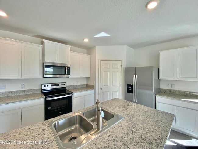 Foto del edificio - 1853 Farmhouse Rd SE