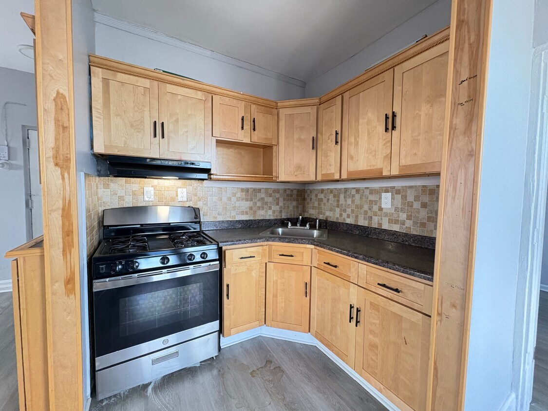 257 Sherman Ave 7 - 265 Sherman Ave