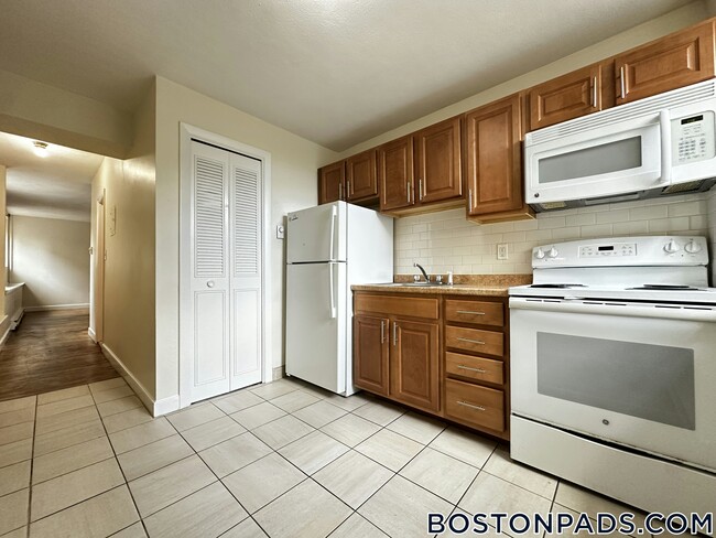 Building Photo - 10 Armington St