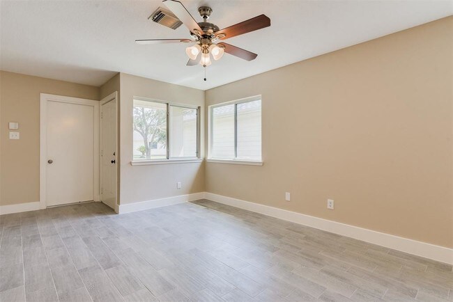 Foto del edificio - 7519 Chalk Hill