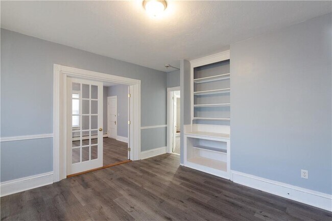 Building Photo - 22 Forest Ave