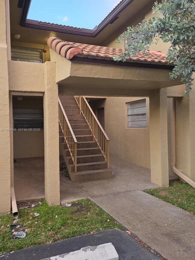 Foto del edificio - 11101 Royal Palm Blvd