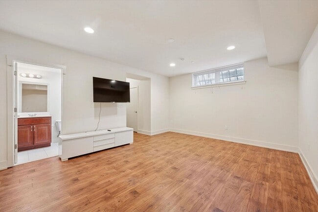 Photo - 1501 Master St Apartment