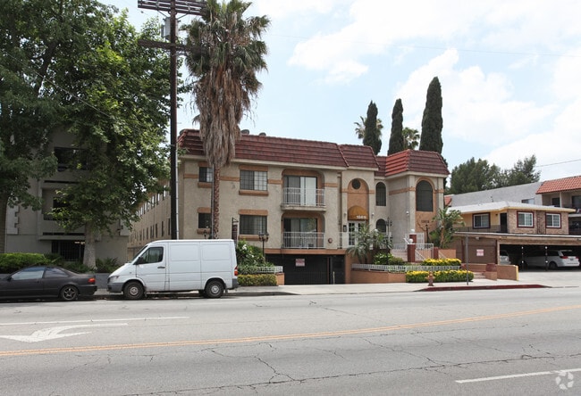 Building Photo - Vanowen Apartments