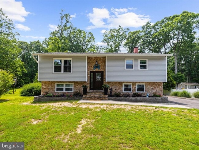 Building Photo - 1215 Holmewood Dr