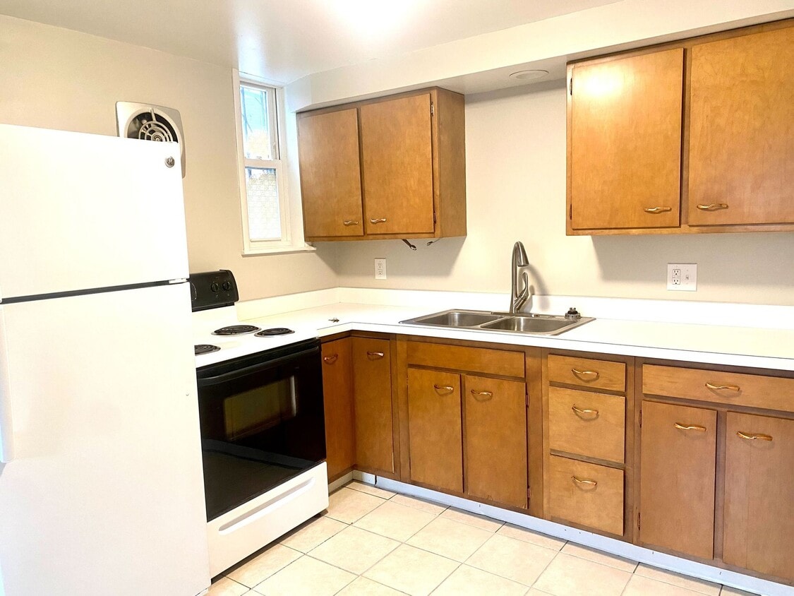 Primary Photo - Webster Apartments - Newly Renovated 1 Bed...