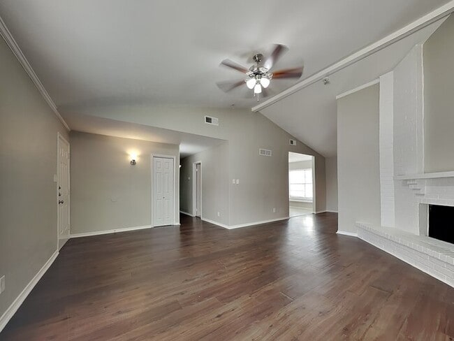 Building Photo - 7621 Pebble Beach Dr