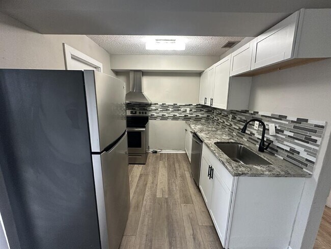 Foto del edificio - 1108 Country Club Ln