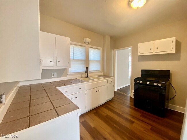 Foto del edificio - 328 Lease St