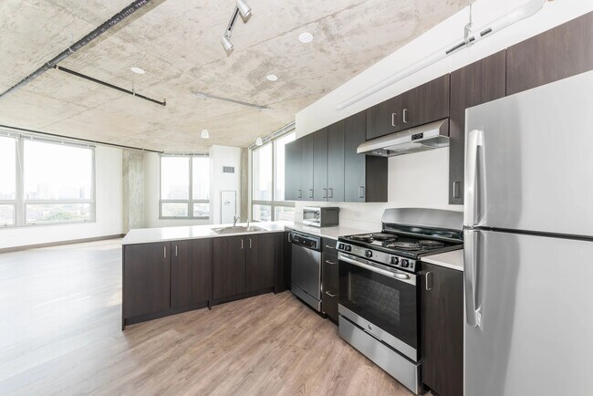 Building Photo - 3204 N Clark St