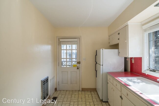 Building Photo - 1 br, 1 bath House - 830 W Pine St