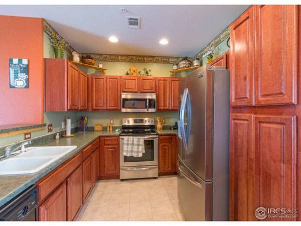 Building Photo - 2821 Willow Tree Ln