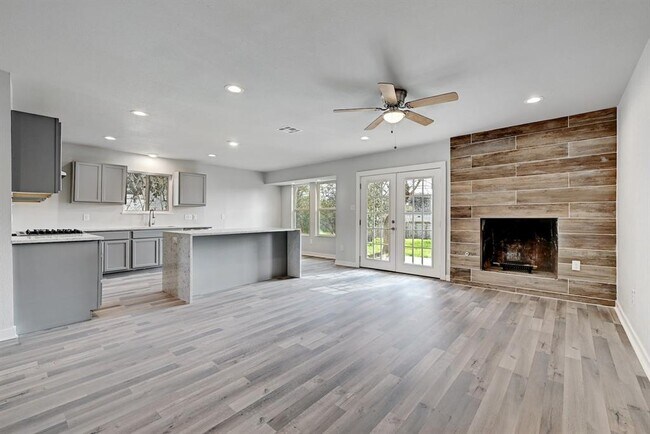 Building Photo - 4905 Carsonhill Dr