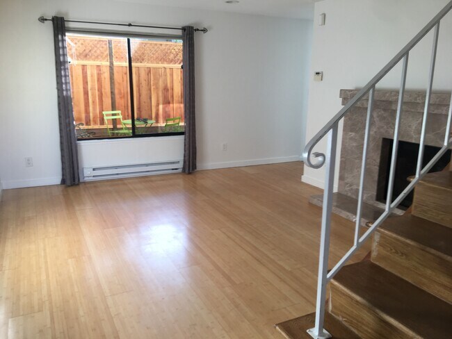 Living room - 3824 39th Ave