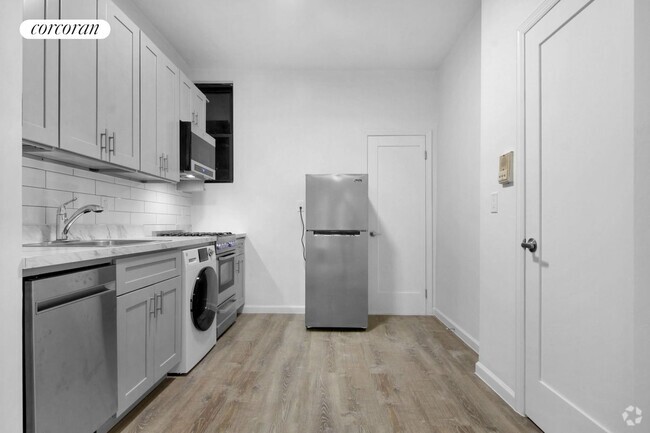 Building Photo - 350 E 89th St