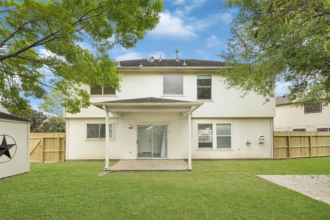 Foto del edificio - 3401 Pheasant Ln