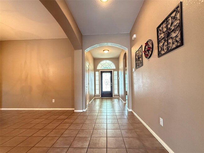 Foto del edificio - 9706 Ashwood Valley Dr