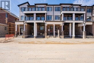 Building Photo - 33 Thornbird cres