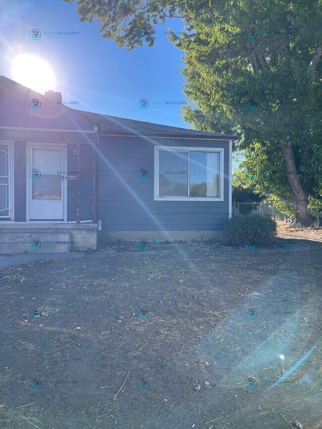 Foto del edificio - 90 Arden Cir