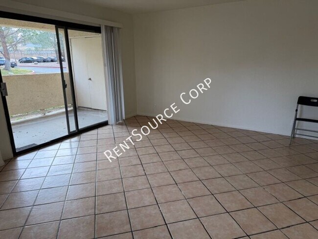 Foto del edificio - 2554 Olive Dr