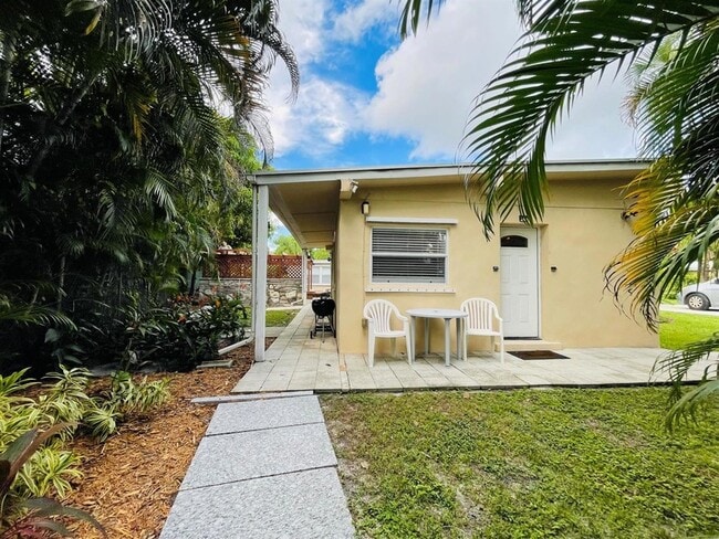 Building Photo - 279 Hach Ln