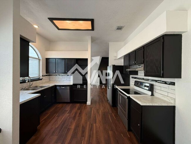 Building Photo - 4114 Hunters Sun Dr