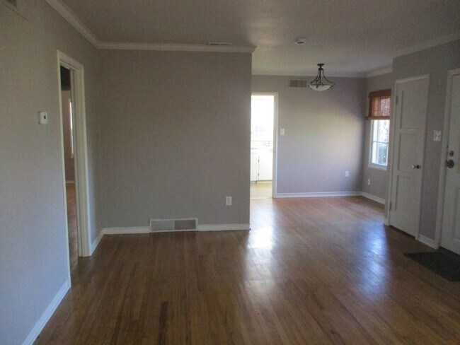 Building Photo - *MOVE IN SPECIAL $575 Off 1ST MONTH RENT