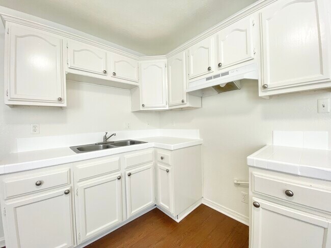Foto del edificio - 736 E 80th St