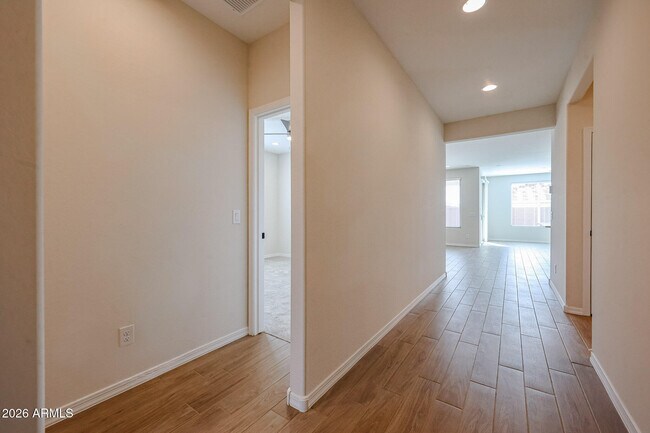 Building Photo - 25465 N 172nd Dr