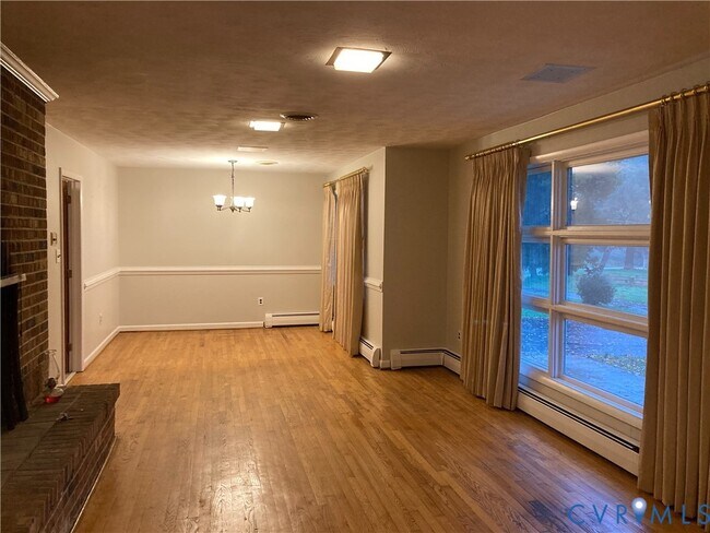 Foto del edificio - 3940 Senior Ln