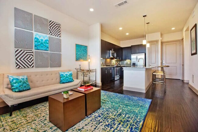 Foto del edificio - Making Midtown Buzz — Live in Style Today!