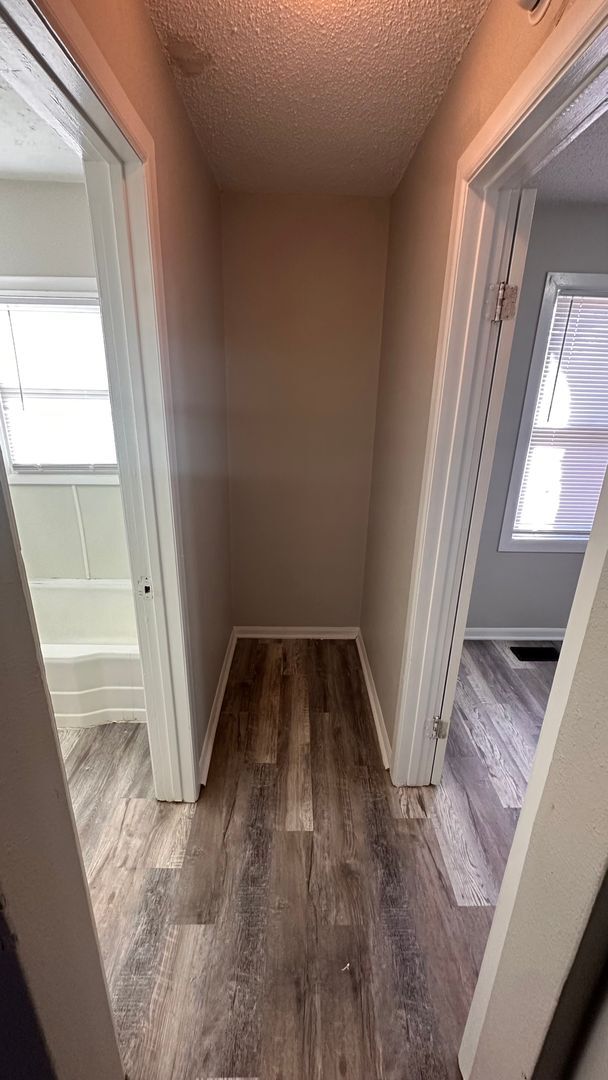 Foto del edificio - $575 - 1 bed 1 bath Duplex