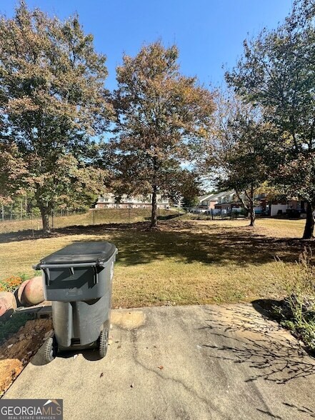 Foto del edificio - 3871 Pleasant Oaks Dr