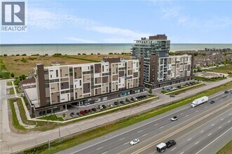 Building Photo - 550 N Service Rd