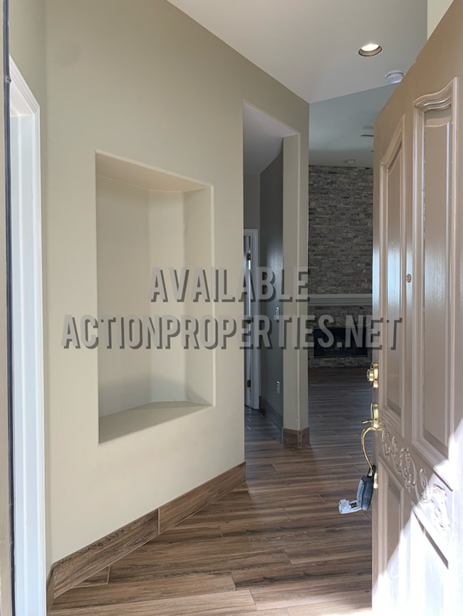 Building Photo - East Roseville Single Story, Gated Front C...
