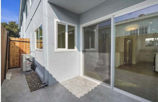 Building Photo - 2915 Hauser Blvd