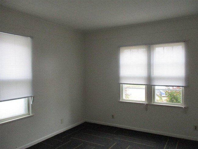 Building Photo - 2122 1st Ave