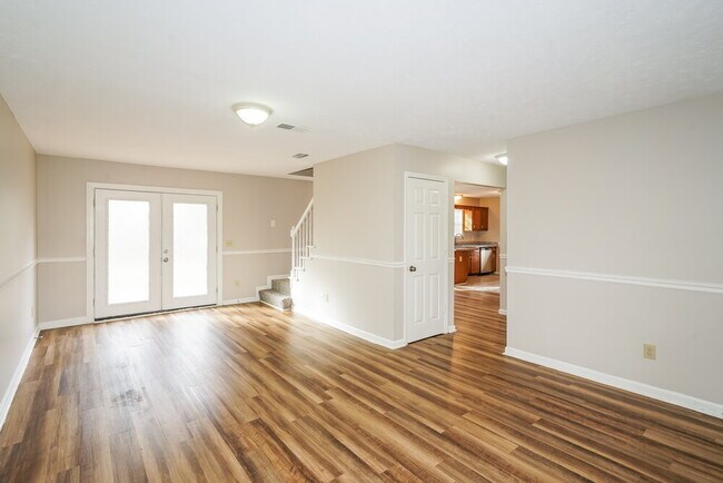 Building Photo - 315 Pine Ridge Ln