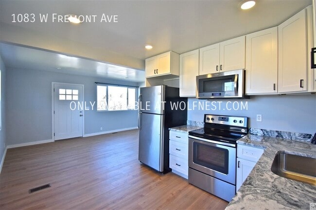 Building Photo - Remodeled 2 Bedroom Salt Lake Home! No Dep...