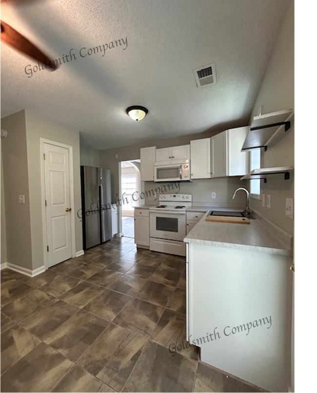 Building Photo - 107 Stapleford Park Drive