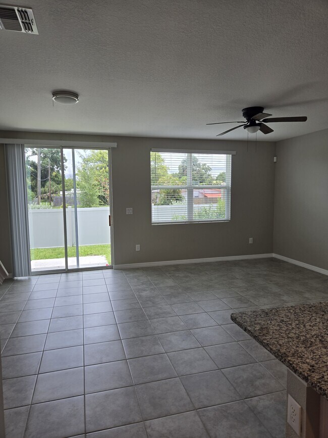 Building Photo - 5832 Ocean Isle Dr
