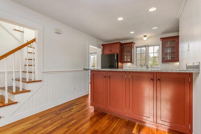 Foto del edificio - 185 Three Rivers Farm Rd