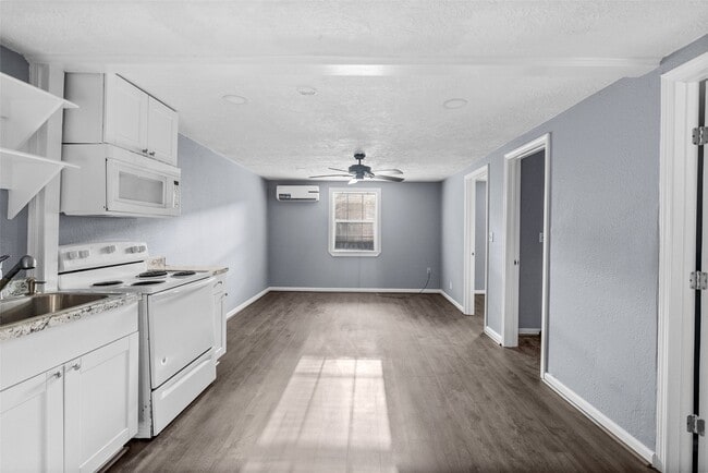 Building Photo - 4126 Paladino St