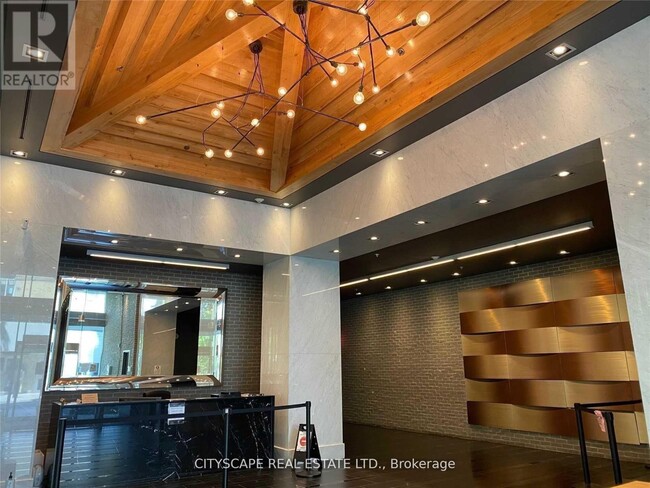 Building Photo - 210 Simcoe St