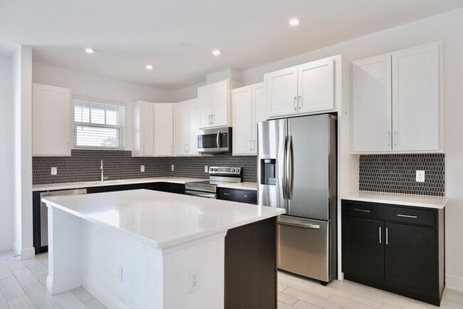 Foto del edificio - Stunning 3/2.5 Modern Townhome with a Priv...