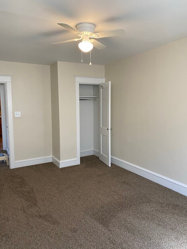 Foto del edificio - 4345 Woodland Ave