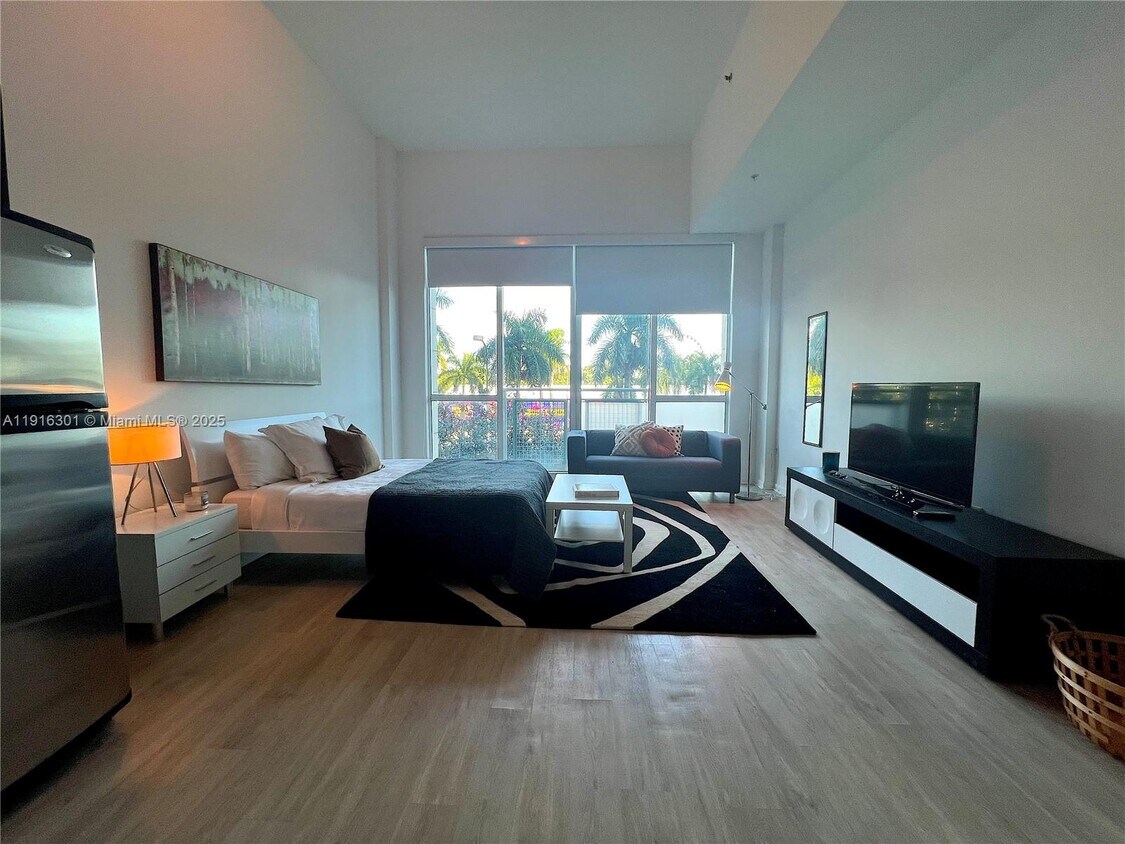 Primary Photo - 253 NE 2nd St