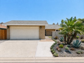 Building Photo - 11570 Duenda Rd