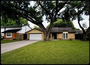 Building Photo - 510 Chambly Dr